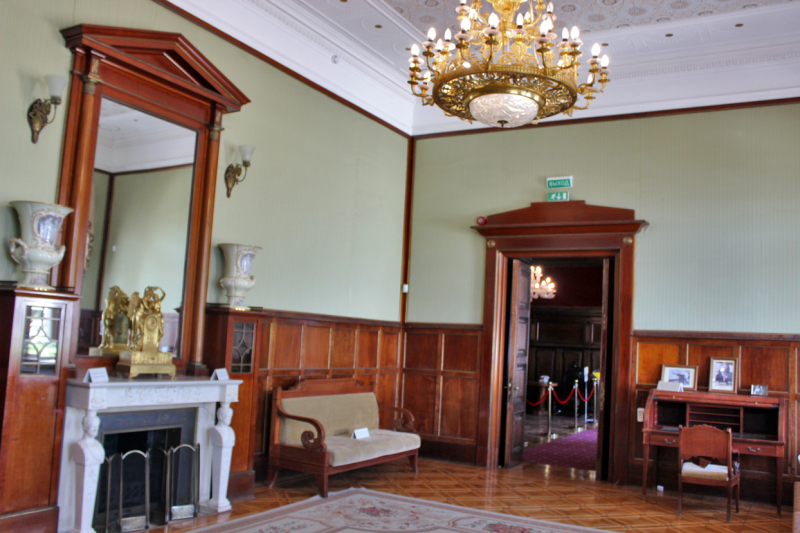 Достопримечательности Крыма: Феодосия, Коктебель, Судак, Нов свет, Ялта, Гурзуф, Ай-Петри. Фиолент Балаклава, Бахчисарай, Алушта, Евпатория, Тарханкут