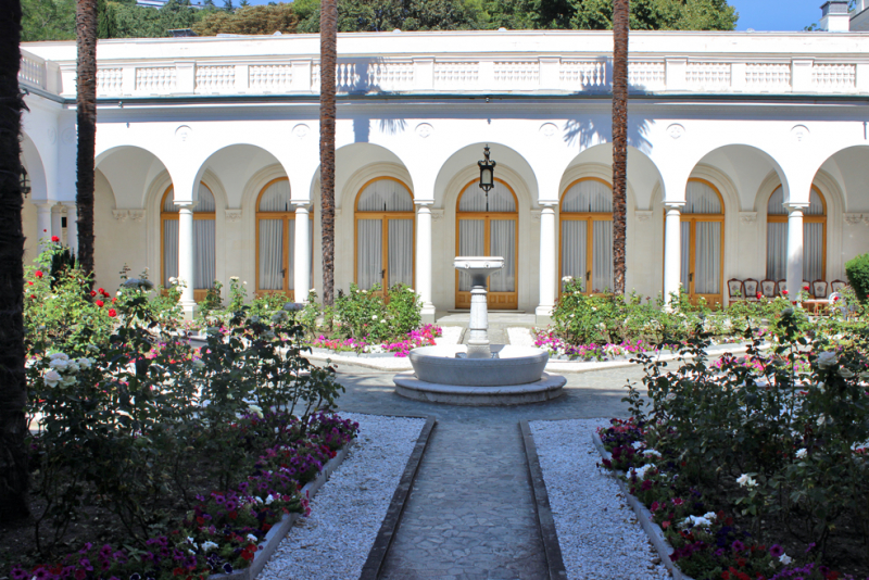 Достопримечательности Крыма: Феодосия, Коктебель, Судак, Нов свет, Ялта, Гурзуф, Ай-Петри. Фиолент Балаклава, Бахчисарай, Алушта, Евпатория, Тарханкут