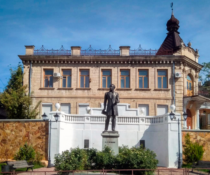 Достопримечательности Крыма: Феодосия, Коктебель, Судак, Нов свет, Ялта, Гурзуф, Ай-Петри. Фиолент Балаклава, Бахчисарай, Алушта, Евпатория, Тарханкут