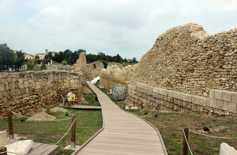 Достопримечательности Крыма: Феодосия, Коктебель, Судак, Нов свет, Ялта, Гурзуф, Ай-Петри. Фиолент Балаклава, Бахчисарай, Алушта, Евпатория, Тарханкут