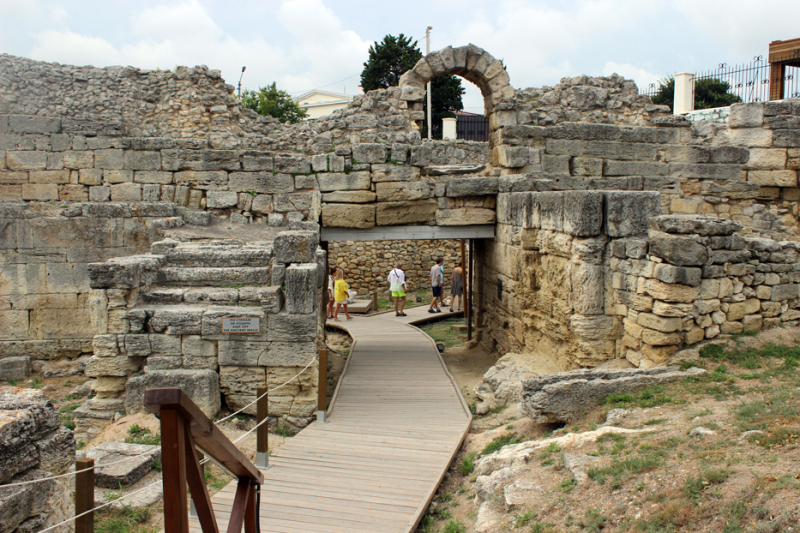 Достопримечательности Крыма: Феодосия, Коктебель, Судак, Нов свет, Ялта, Гурзуф, Ай-Петри. Фиолент Балаклава, Бахчисарай, Алушта, Евпатория, Тарханкут