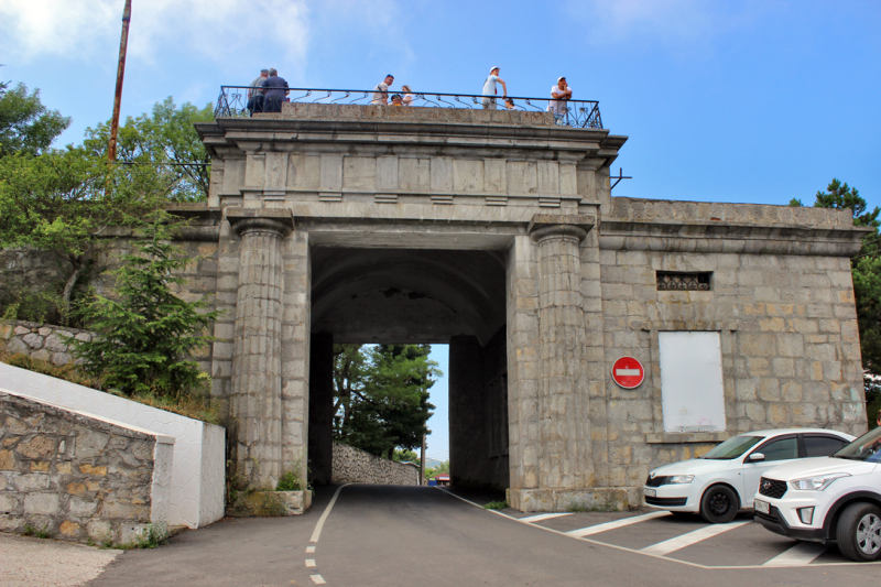 Достопримечательности Крыма: Феодосия, Коктебель, Судак, Нов свет, Ялта, Гурзуф, Ай-Петри. Фиолент Балаклава, Бахчисарай, Алушта, Евпатория, Тарханкут