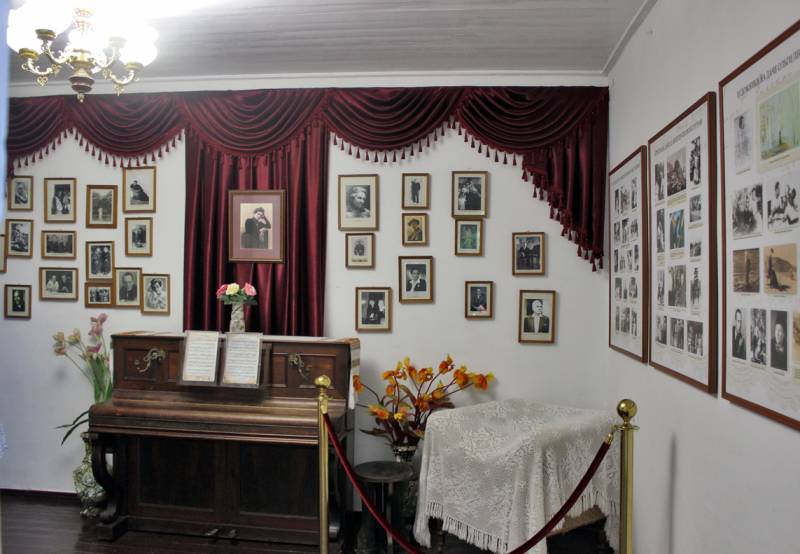 Достопримечательности Крыма: Феодосия, Коктебель, Судак, Нов свет, Ялта, Гурзуф, Ай-Петри. Фиолент Балаклава, Бахчисарай, Алушта, Евпатория, Тарханкут