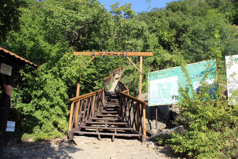 Достопримечательности Крыма: Феодосия, Коктебель, Судак, Нов свет, Ялта, Гурзуф, Ай-Петри. Фиолент Балаклава, Бахчисарай, Алушта, Евпатория, Тарханкут