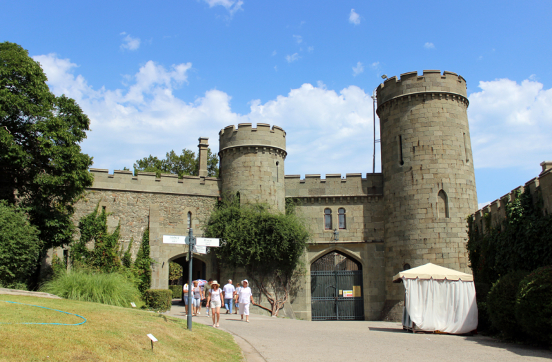 Достопримечательности Крыма: Феодосия, Коктебель, Судак, Нов свет, Ялта, Гурзуф, Ай-Петри. Фиолент Балаклава, Бахчисарай, Алушта, Евпатория, Тарханкут