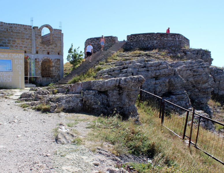 Достопримечательности Крыма: Феодосия, Коктебель, Судак, Нов свет, Ялта, Гурзуф, Ай-Петри. Фиолент Балаклава, Бахчисарай, Алушта, Евпатория, Тарханкут