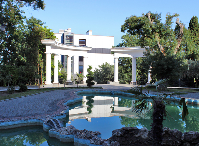 Достопримечательности Крыма: Феодосия, Коктебель, Судак, Нов свет, Ялта, Гурзуф, Ай-Петри. Фиолент Балаклава, Бахчисарай, Алушта, Евпатория, Тарханкут