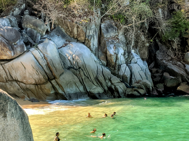 Puerto Vallarta, тихоокеанское побережье Мексики. Белое пятно на сайте Винского.