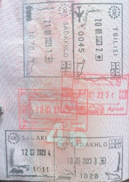 Поврежден загранпаспорт - могут быть проблемы на границе