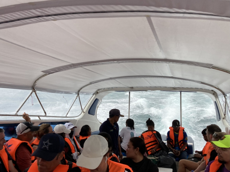 Две недели в Таиланде – это же, конечно, ни о чем. Немного Ко Липе, чуть-чуть озера Чео Лан, грамулька Пхи-Пхи. И капелюшка Малайзии (Куала-Лумпур).