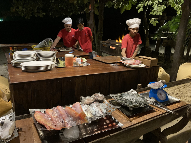 Две недели в Таиланде – это же, конечно, ни о чем. Немного Ко Липе, чуть-чуть озера Чео Лан, грамулька Пхи-Пхи. И капелюшка Малайзии (Куала-Лумпур).