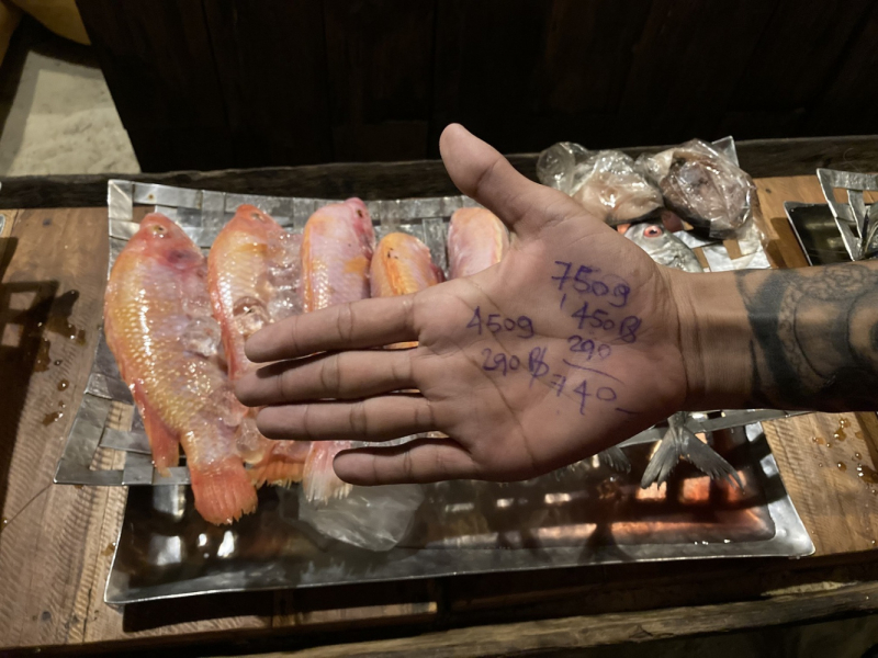 Две недели в Таиланде – это же, конечно, ни о чем. Немного Ко Липе, чуть-чуть озера Чео Лан, грамулька Пхи-Пхи. И капелюшка Малайзии (Куала-Лумпур).