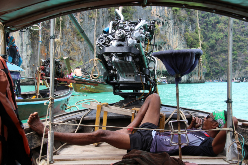 Две недели в Таиланде – это же, конечно, ни о чем. Немного Ко Липе, чуть-чуть озера Чео Лан, грамулька Пхи-Пхи. И капелюшка Малайзии (Куала-Лумпур).