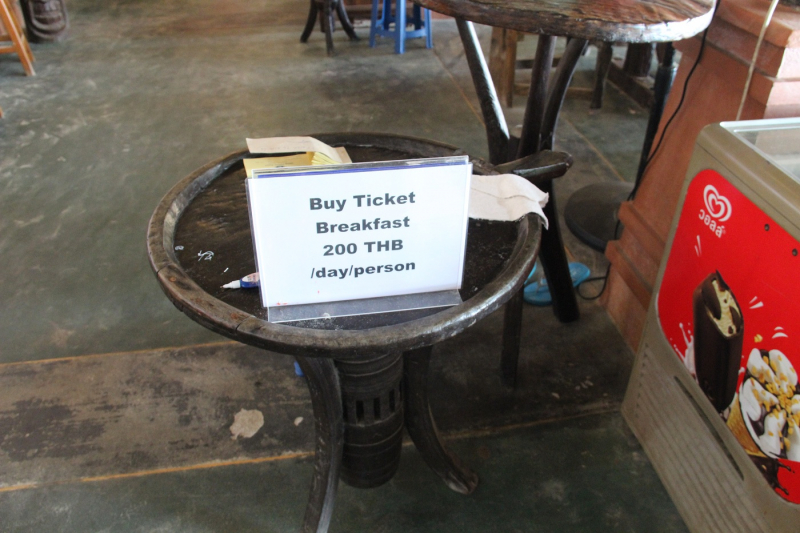 Две недели в Таиланде – это же, конечно, ни о чем. Немного Ко Липе, чуть-чуть озера Чео Лан, грамулька Пхи-Пхи. И капелюшка Малайзии (Куала-Лумпур).