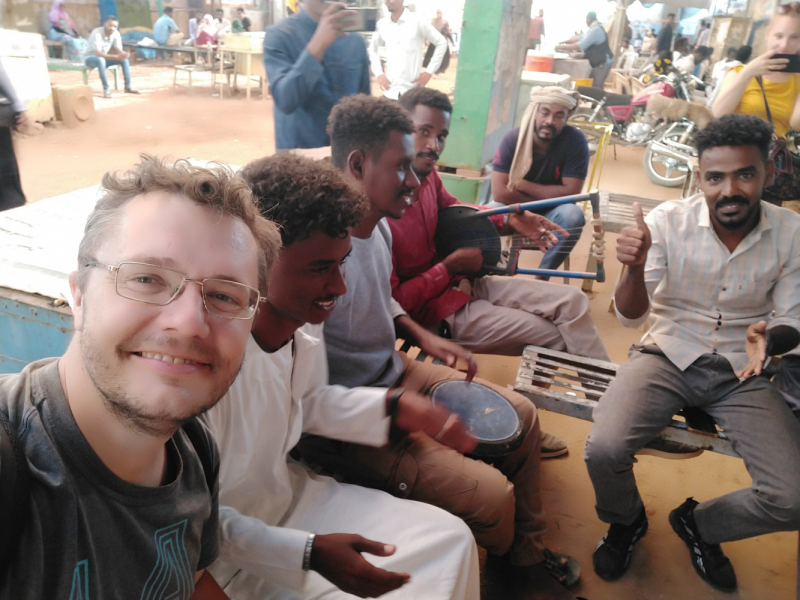 Дневник путешествия. Судан 2023. Асуан-Хартум на автобусе. Слезоточивый газ в Хартуме. Из Мероэ на фуре.
