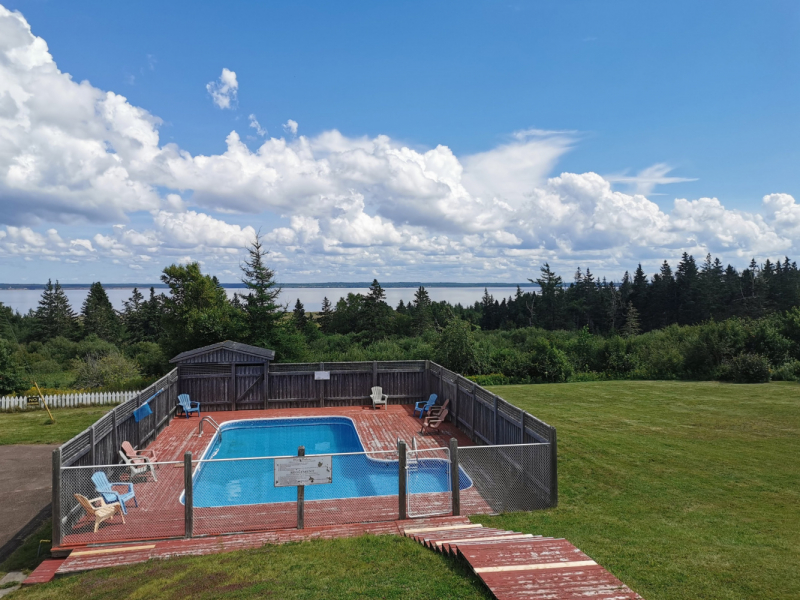 Босиком по морскому дну. Bay of Fundy, New Brunswick.