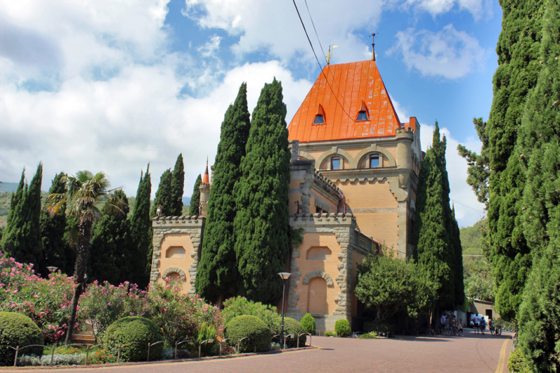 Достопримечательности Крыма: Феодосия, Коктебель, Судак, Нов свет, Ялта, Гурзуф, Ай-Петри. Фиолент Балаклава, Бахчисарай, Алушта, Евпатория, Тарханкут