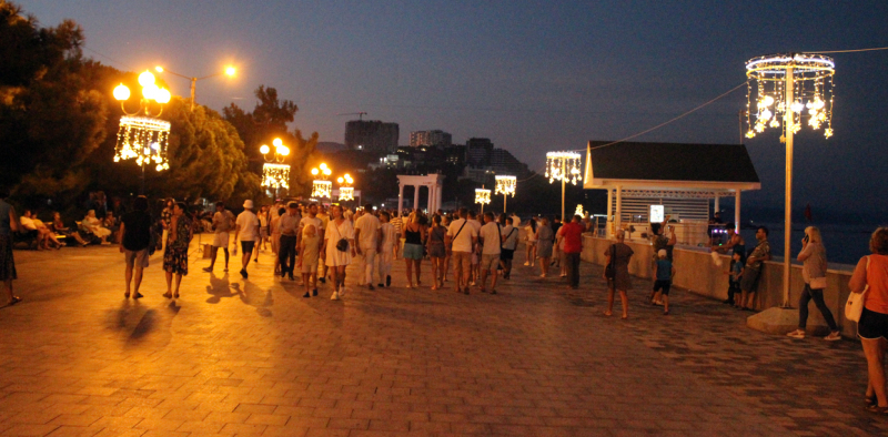 Достопримечательности Крыма: Феодосия, Коктебель, Судак, Нов свет, Ялта, Гурзуф, Ай-Петри. Фиолент Балаклава, Бахчисарай, Алушта, Евпатория, Тарханкут