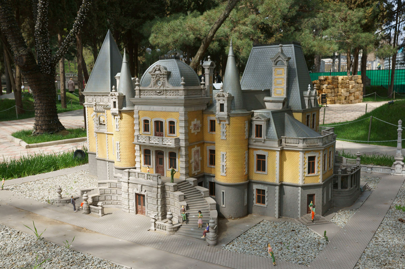 Достопримечательности Крыма: Феодосия, Коктебель, Судак, Нов свет, Ялта, Гурзуф, Ай-Петри. Фиолент Балаклава, Бахчисарай, Алушта, Евпатория, Тарханкут