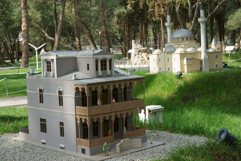 Достопримечательности Крыма: Феодосия, Коктебель, Судак, Нов свет, Ялта, Гурзуф, Ай-Петри. Фиолент Балаклава, Бахчисарай, Алушта, Евпатория, Тарханкут