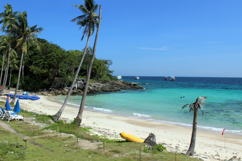 Путеводитель по Пхукету: маршруты и экскурсии, пляжи и храмы, поездки на острова  и смотровые площадки.