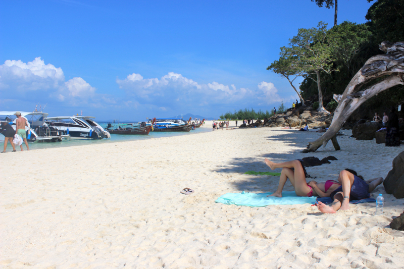 Путеводитель по Пхукету: маршруты и экскурсии, пляжи и храмы, поездки на острова  и смотровые площадки.
