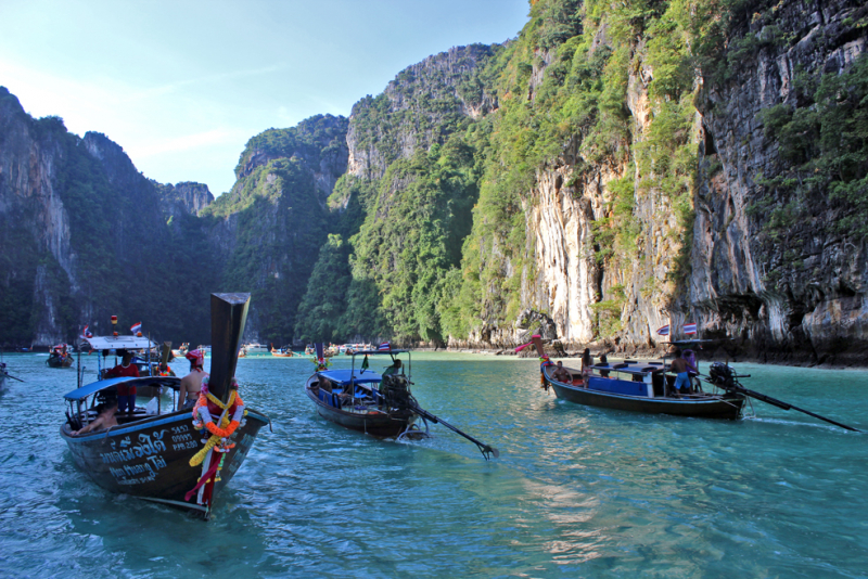 Путеводитель по Пхукету: маршруты и экскурсии, пляжи и храмы, поездки на острова  и смотровые площадки.