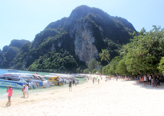 Путеводитель по Пхукету: маршруты и экскурсии, пляжи и храмы, поездки на острова  и смотровые площадки.