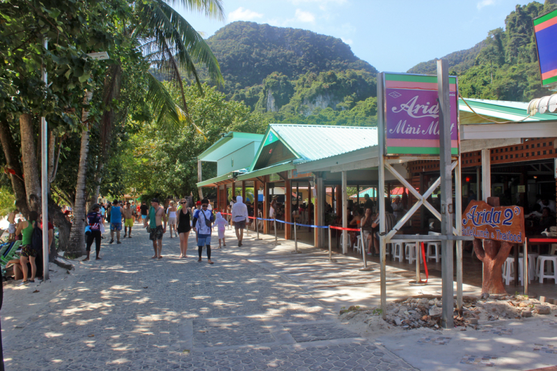 Путеводитель по Пхукету: маршруты и экскурсии, пляжи и храмы, поездки на острова  и смотровые площадки.