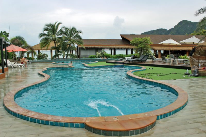 Путеводитель по Пхукету: маршруты и экскурсии, пляжи и храмы, поездки на острова  и смотровые площадки.