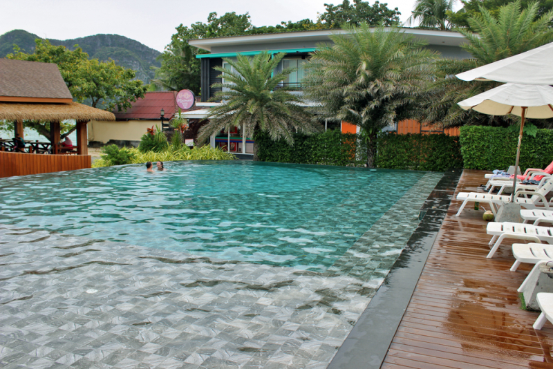 Путеводитель по Пхукету: маршруты и экскурсии, пляжи и храмы, поездки на острова  и смотровые площадки.