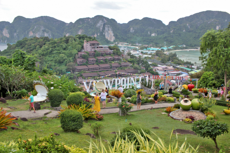 Путеводитель по Пхукету: маршруты и экскурсии, пляжи и храмы, поездки на острова  и смотровые площадки.