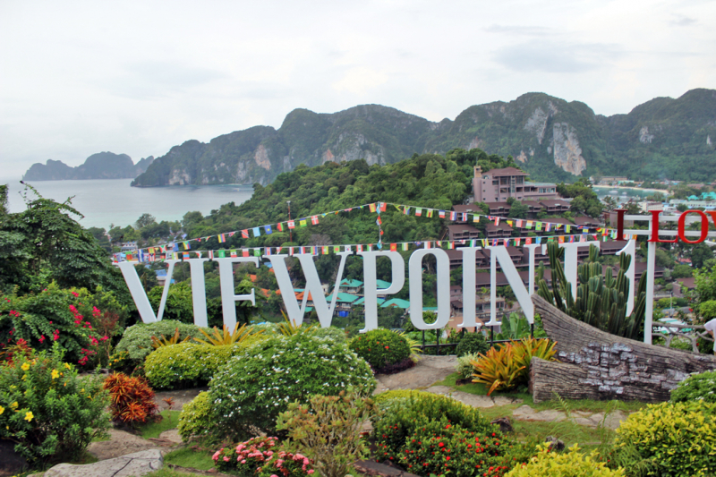 Путеводитель по Пхукету: маршруты и экскурсии, пляжи и храмы, поездки на острова  и смотровые площадки.