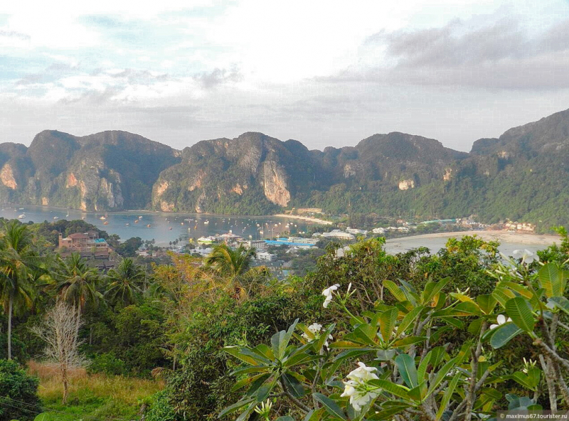 Путеводитель по Пхукету: маршруты и экскурсии, пляжи и храмы, поездки на острова  и смотровые площадки.