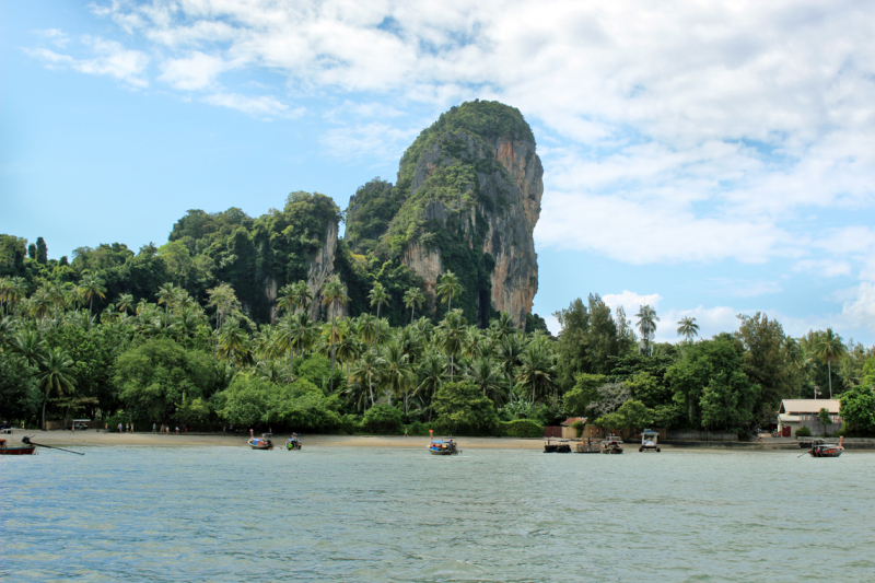 Путеводитель по Пхукету: маршруты и экскурсии, пляжи и храмы, поездки на острова  и смотровые площадки.