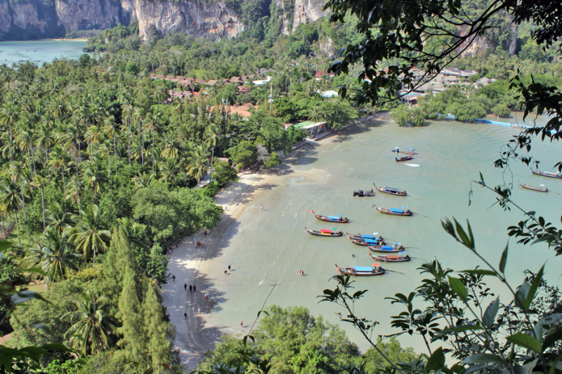 Путеводитель по Пхукету: маршруты и экскурсии, пляжи и храмы, поездки на острова  и смотровые площадки.
