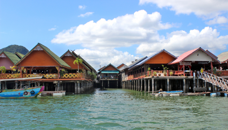 Путеводитель по Пхукету: маршруты и экскурсии, пляжи и храмы, поездки на острова  и смотровые площадки.