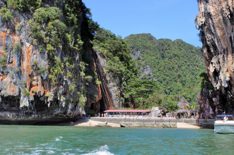 Путеводитель по Пхукету: маршруты и экскурсии, пляжи и храмы, поездки на острова  и смотровые площадки.