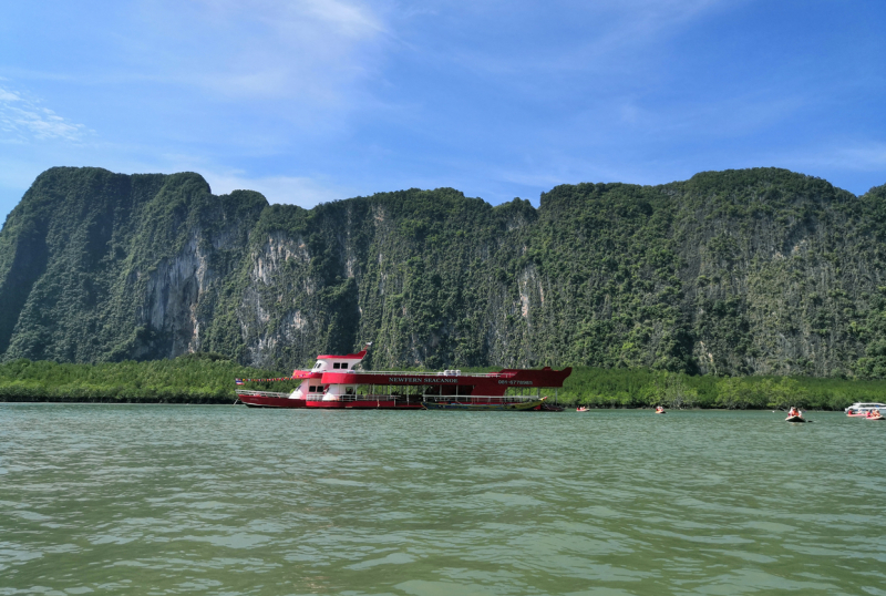 Путеводитель по Пхукету: маршруты и экскурсии, пляжи и храмы, поездки на острова  и смотровые площадки.