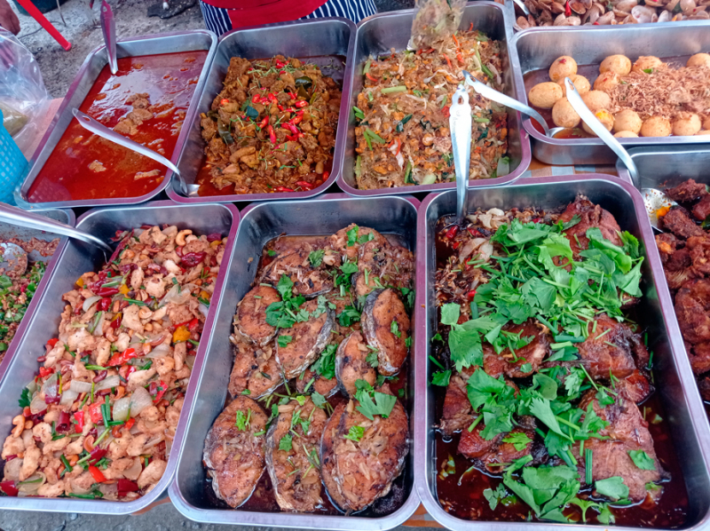 Путеводитель по Пхукету: маршруты и экскурсии, пляжи и храмы, поездки на острова  и смотровые площадки.