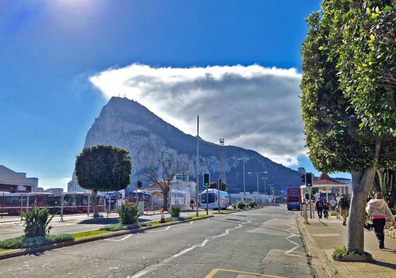 Жаркая и солнечная Великобритания в феврале или Welcome to Gibraltar