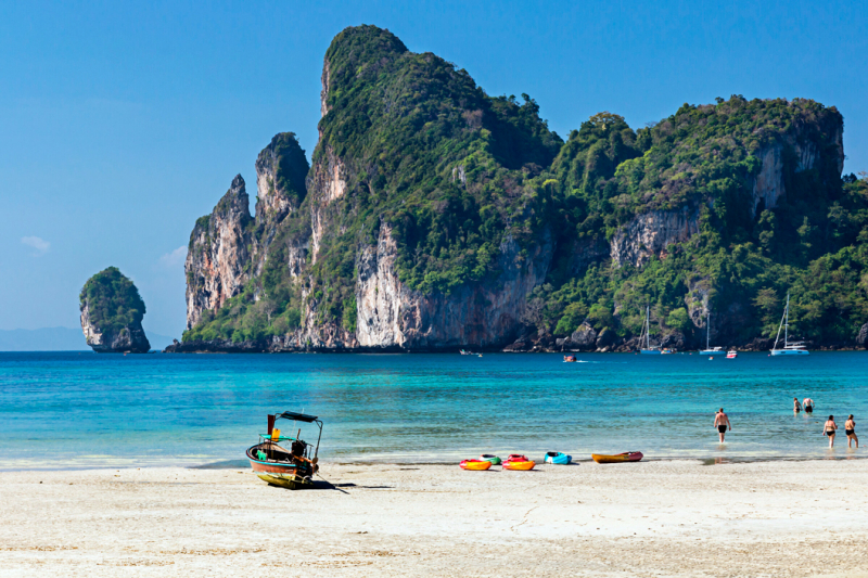 Путеводитель по Пхукету: маршруты и экскурсии, пляжи и храмы, поездки на острова  и смотровые площадки.