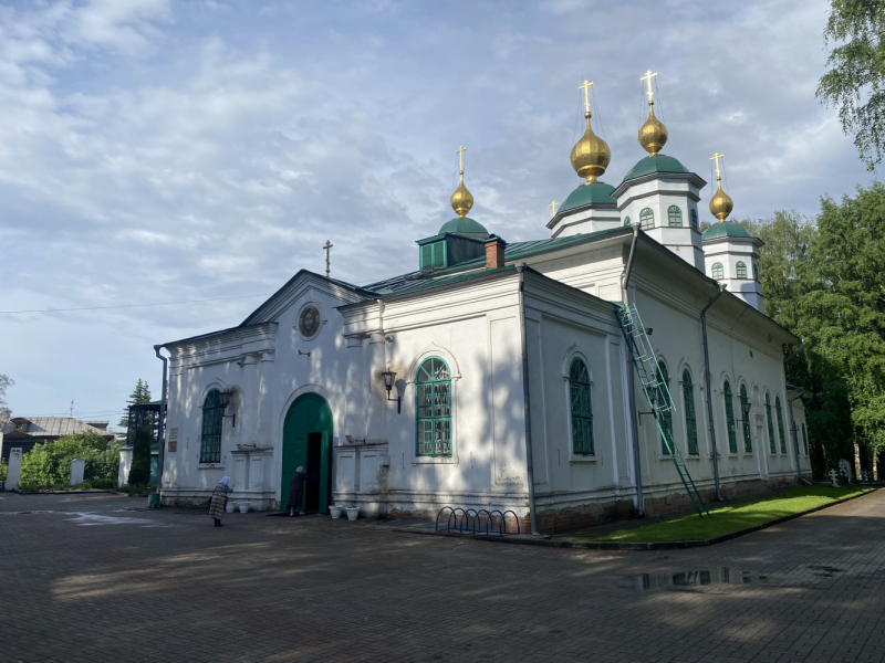 На север! Вологодские кружева, Поважские домовые росписи, Архангельские козули, Расписные небеса, Каргопольская игрушка, Онежские петроглифы...