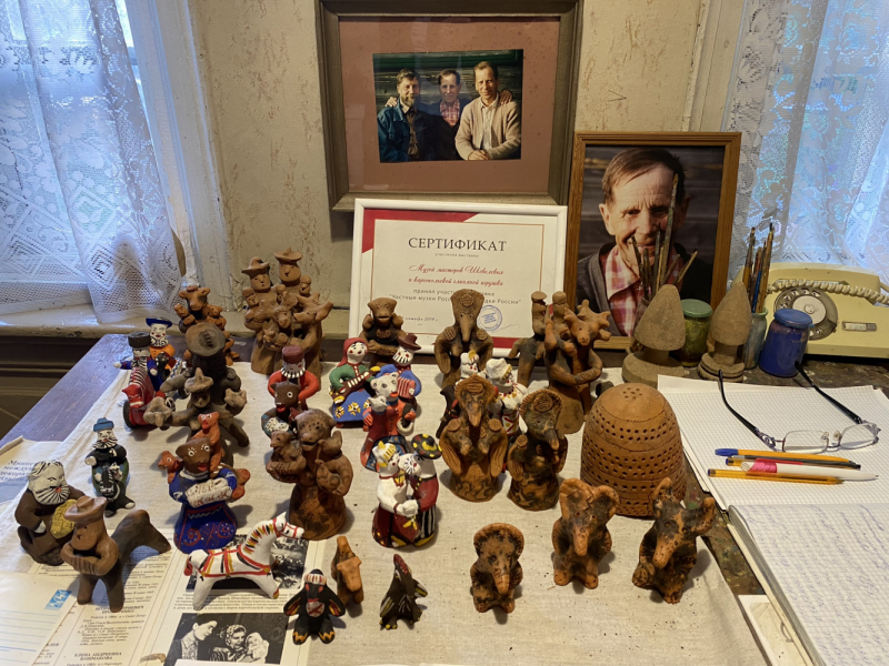 На север! Вологодские кружева, Поважские домовые росписи, Архангельские козули, Расписные небеса, Каргопольская игрушка, Онежские петроглифы...