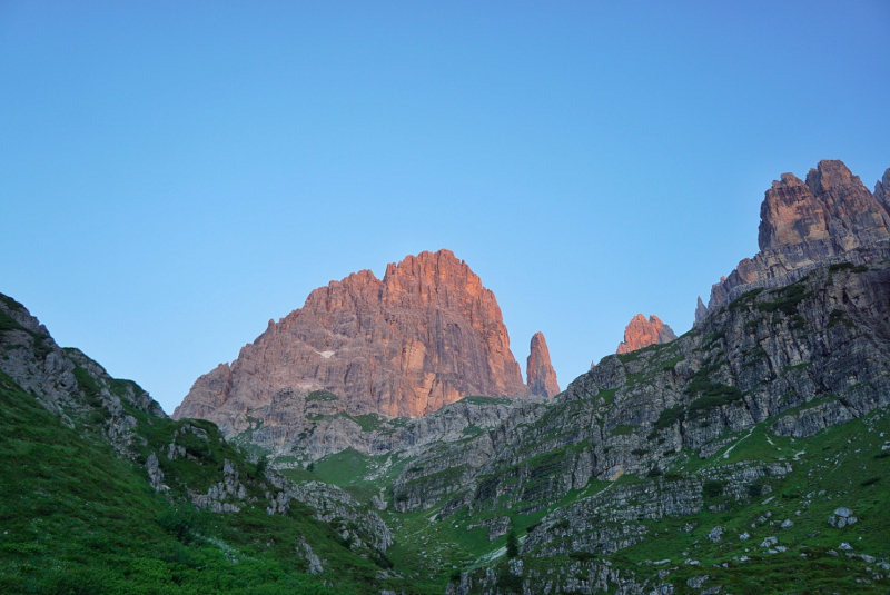 Dolomiti di Brenta (июль 2024) соло-хайк с двумя собаками Dolomiti di Brenta (июль 2024) соло-хайк с двумя собаками