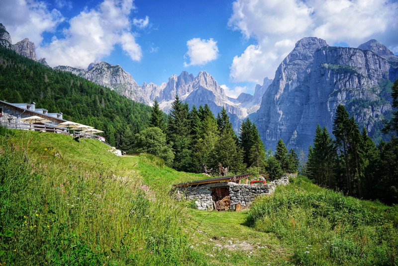 Dolomiti di Brenta (июль 2024) соло-хайк с двумя собаками Dolomiti di Brenta (июль 2024) соло-хайк с двумя собаками