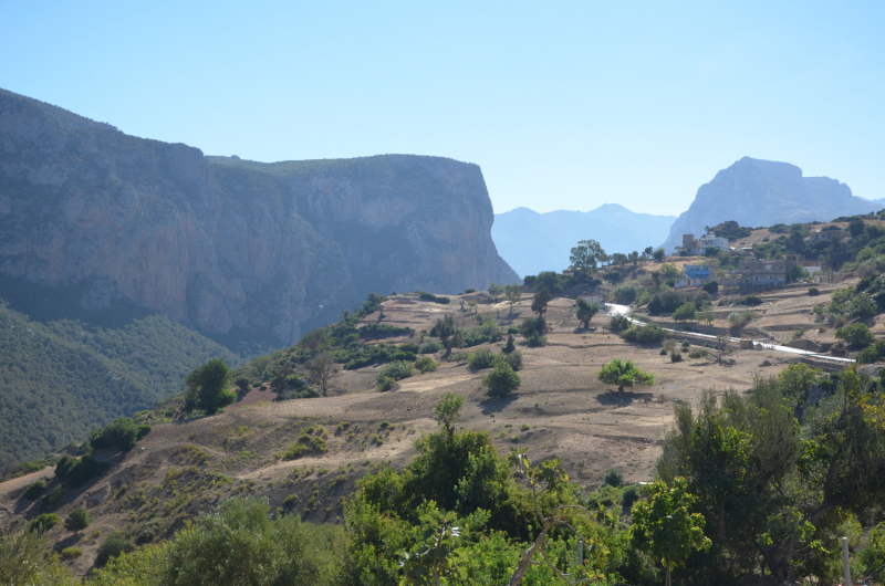 Марокко в сентябре 2024: Танжер, Шефшауэн, водопады Akchour и Тетуан.