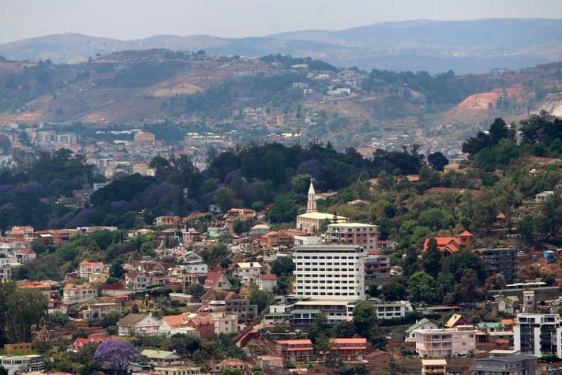 Мадагаскар и Маврикий. Баобабы и киты.