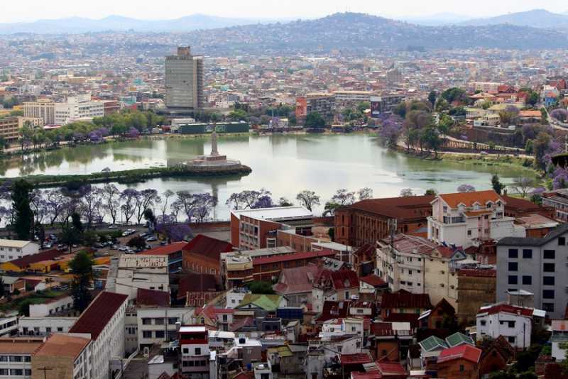 Мадагаскар и Маврикий. Баобабы и киты.