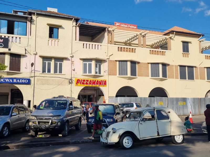 Мадагаскар и Маврикий. Баобабы и киты.